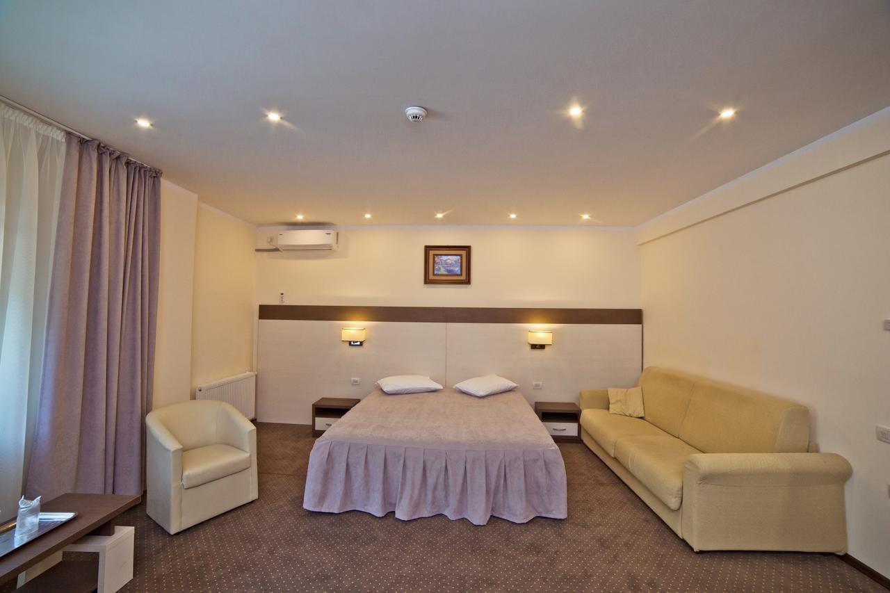 Hotel Evergreen Amara Exterior photo