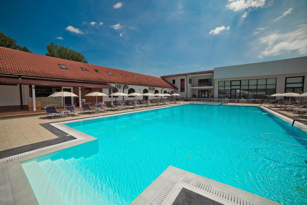 Hotel Evergreen Amara Exterior photo