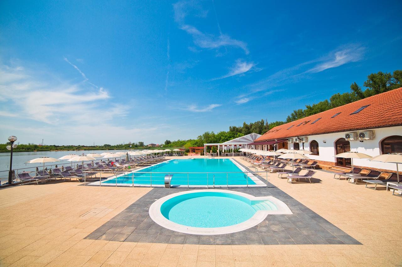 Hotel Evergreen Amara Exterior photo