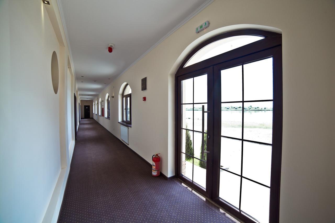 Hotel Evergreen Amara Exterior photo